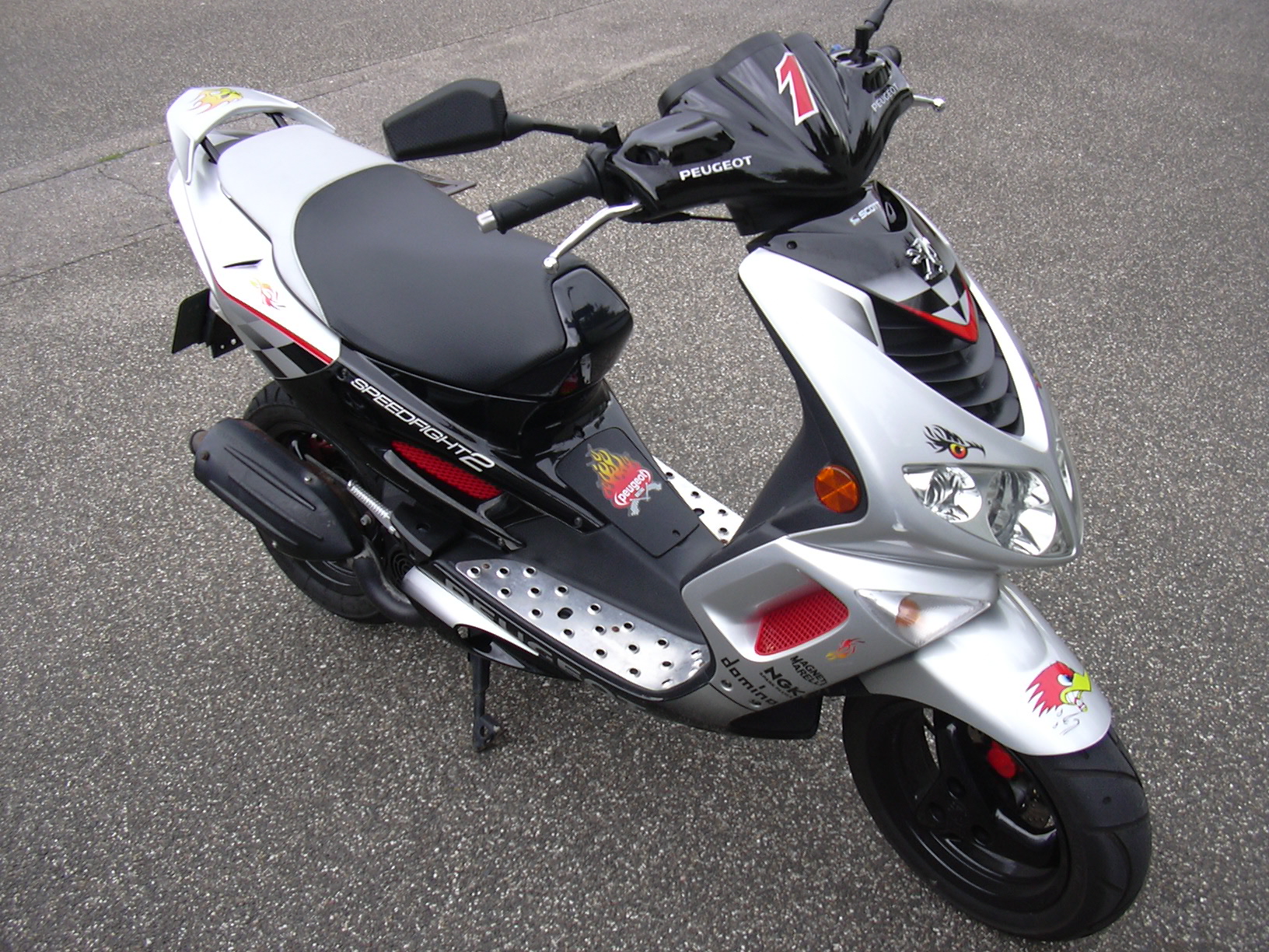 Peugeot Speedfight 2.jpg